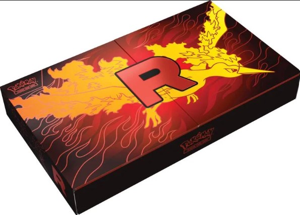 Team Rocket’s Moltres ex Ultra-Premium Collection
